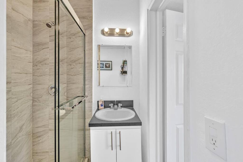 Garden Suite 4-Hosted By Sweetstay Miami Beach Exterior photo